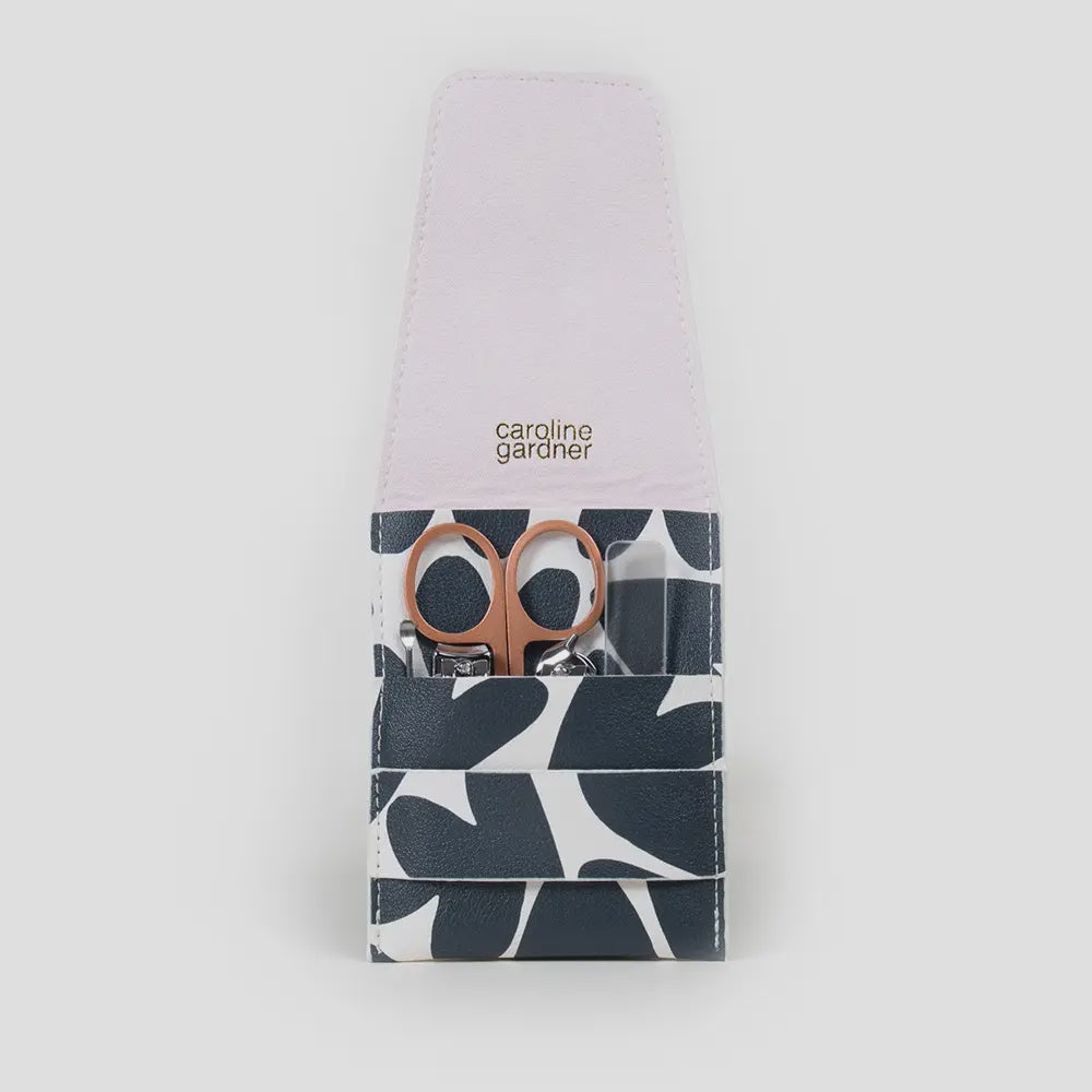 Mono Hearts Manicure Set