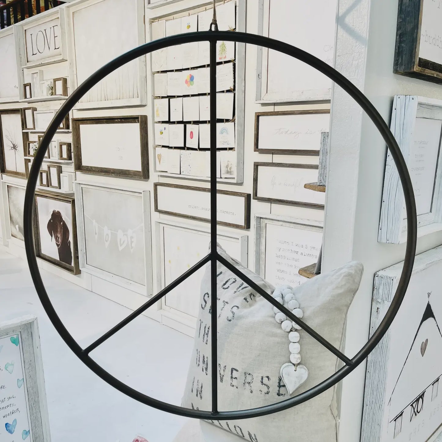 33" Metal Peace Sign